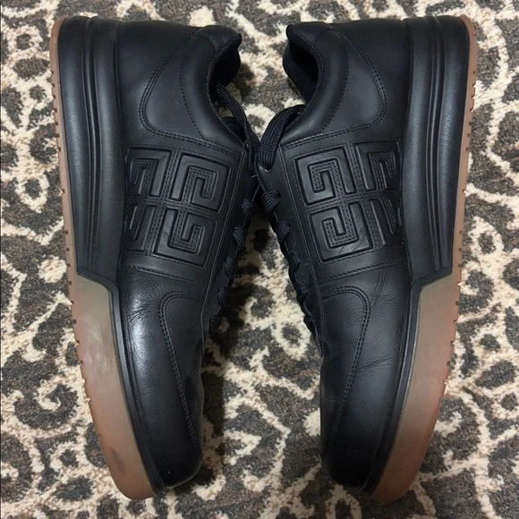 Men’s Givenchy Sneakers - Picture 4 of 7